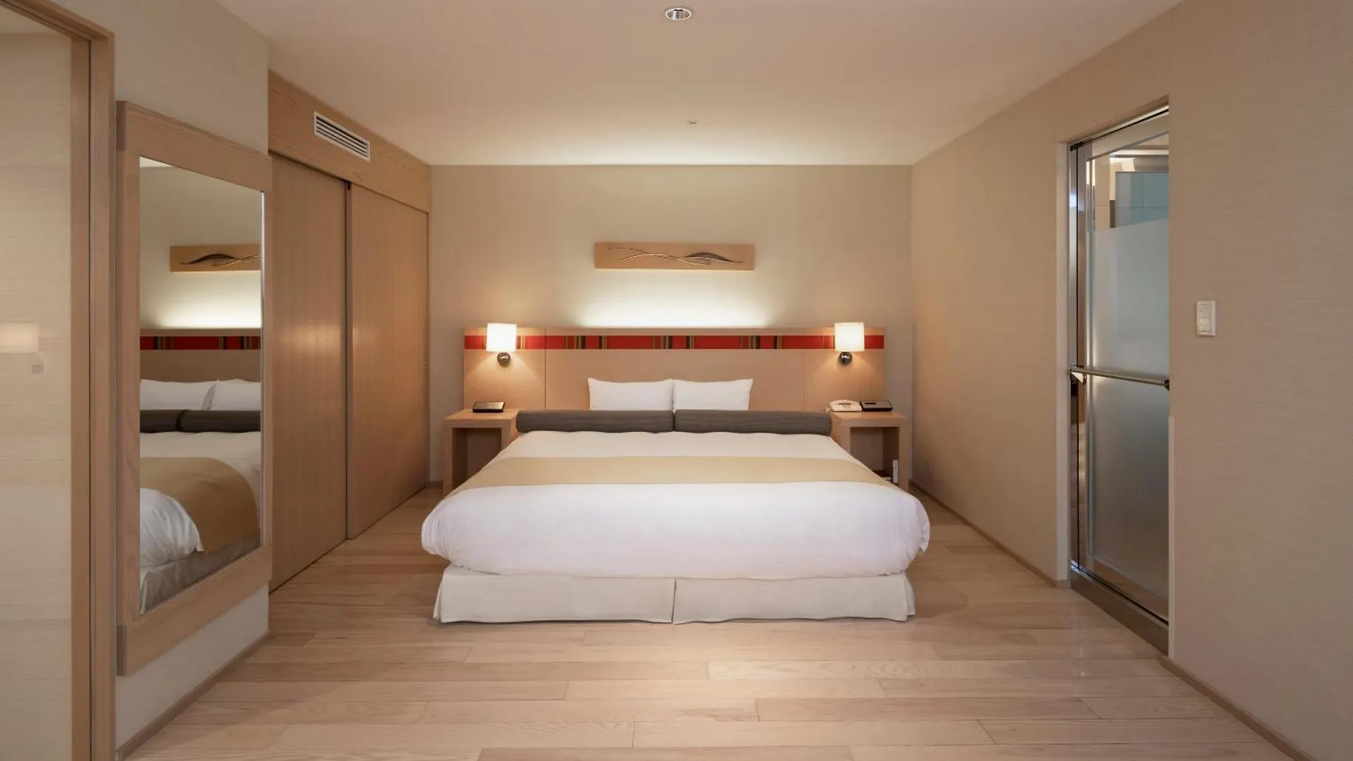Sapporo Grand Hotel 5*,